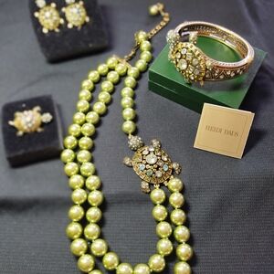 Heidi Daus Jewelry turtle set. Pistachio colored pearls large 27 inch neck